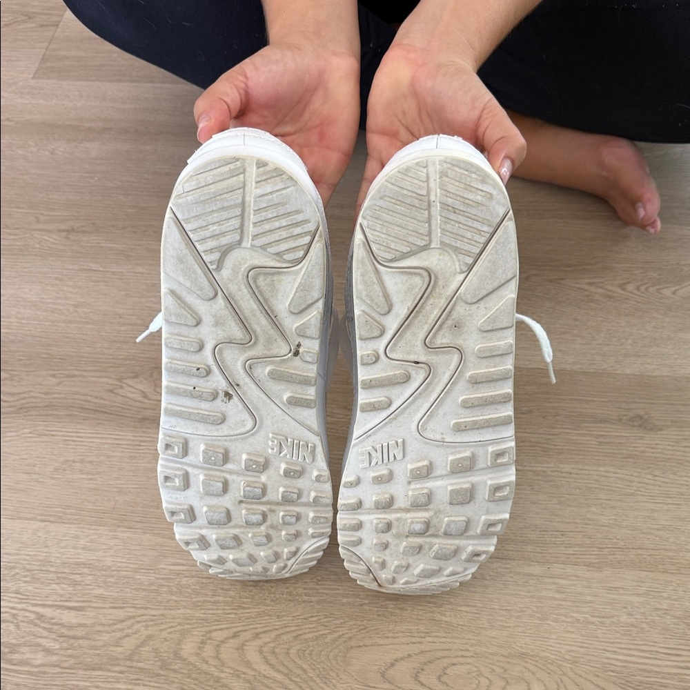Nike White Athletic Shoes US 11 - Picture 4 of 5